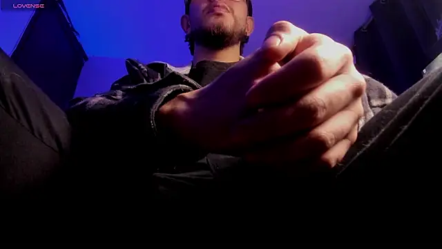 s sven03 online show from February 2026 04:21:02 AM