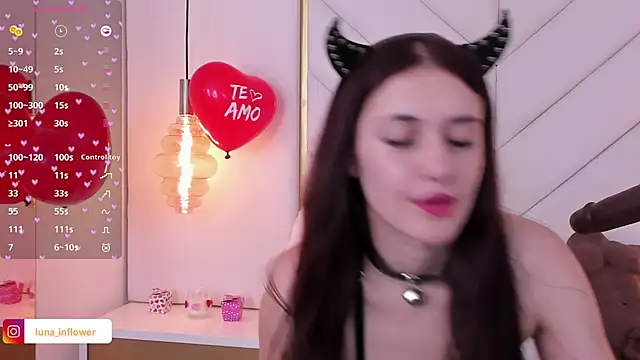 Snapshot of Flor_delunaa chatting on February 2025 06:51:02 PM Flor delunaa online show from February 2025 06:51:02 PM