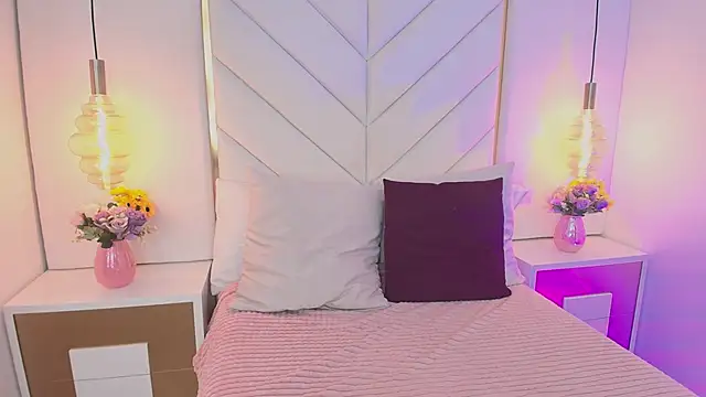 Snapshot of Flor_delunaa chatting on September 2025 12:40:01 PM Flor delunaa online show from September 2025 12:40:01 PM