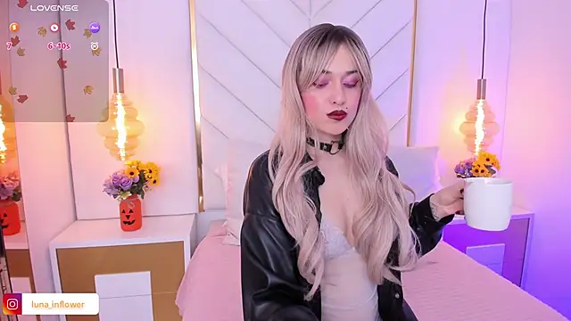 Snapshot of Flor_delunaa chatting on October 2025 12:42:02 PM Flor delunaa online show from October 2025 12:42:02 PM