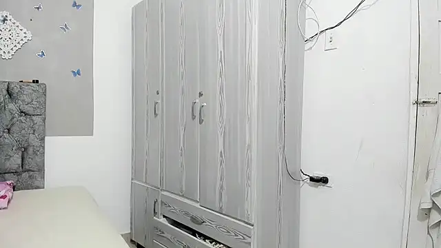 Alejandra evanss online show from December 2024 02:39:01 AM