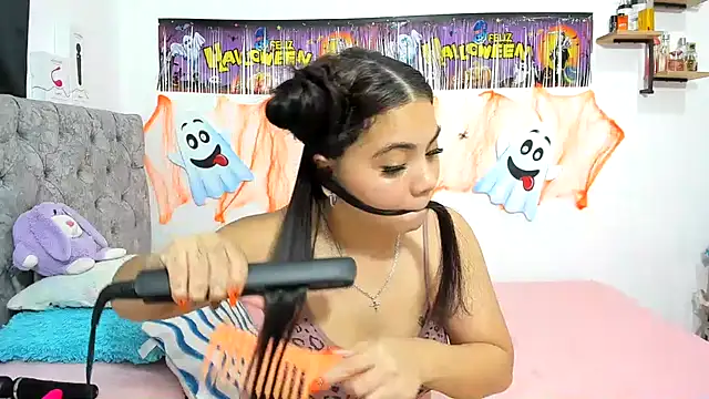 Alejandra evanss online show from October 2025 09:31:01 PM