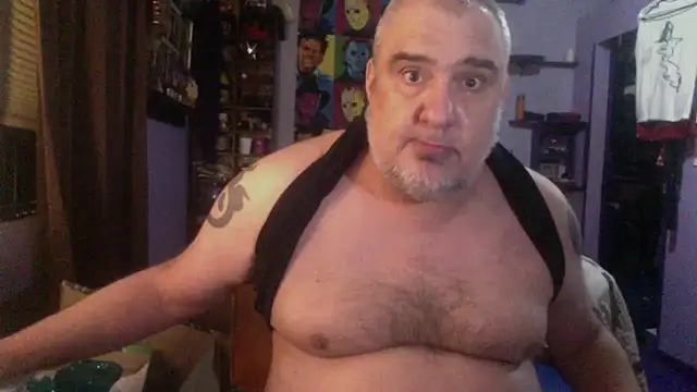 Snapshot of PerveyUncle chatting on February 2026 08:18:02 AM PerveyUncle online show from February 2026 08:18:02 AM