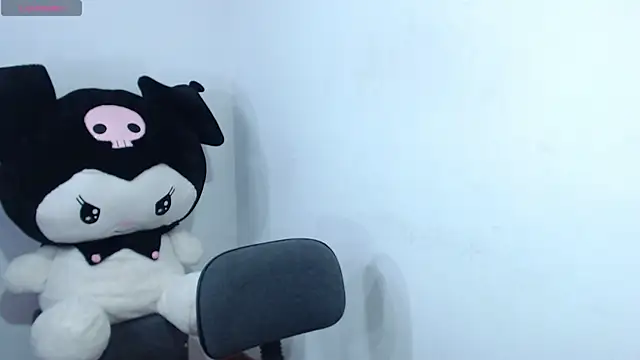 Snapshot of majabloom_ chatting on April 2026 12:08:02 AM majabloom online show from April 2026 12:08:02 AM