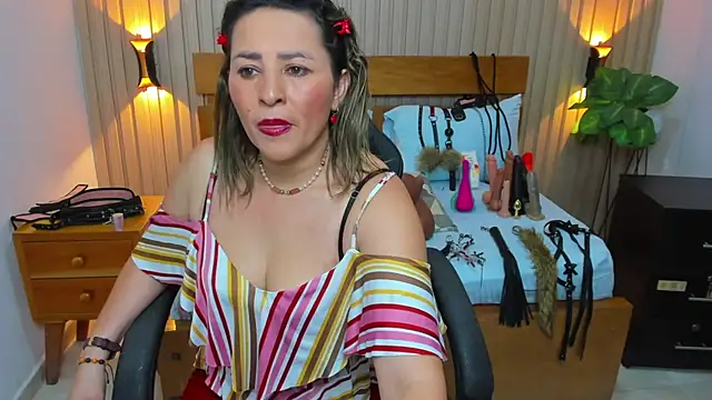 Snapshot of luciana_ballesteros_ chatting on September 2025 12:27:02 PM luciana ballesteros online show from September 2025 12:27:02 PM