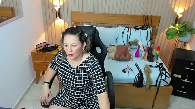 Snapshot of luciana_ballesteros_ chatting on September 2025 12:10:02 PM luciana ballesteros online show from September 2025 12:10:02 PM