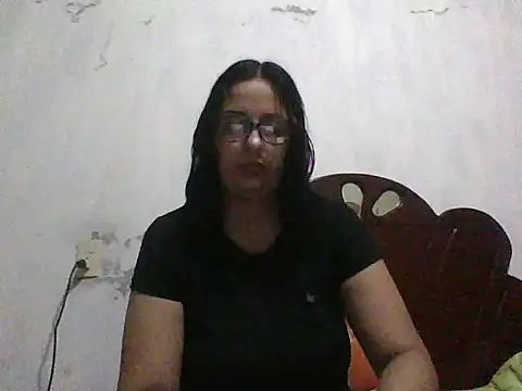 Snapshot of Samanthat33 chatting on March 2025 06:55:01 PM Samanthat33 online show from March 2025 06:55:01 PM