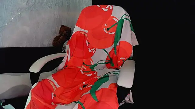 Snapshot of Teasing_Molly chatting on September 2025 01:33:01 PM Teasing Molly online show from September 2025 01:33:01 PM