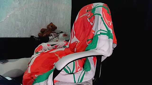 Snapshot of Teasing_Molly chatting on September 2025 03:05:01 PM Teasing Molly online show from September 2025 03:05:01 PM