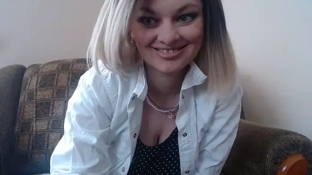 Snapshot of YourSweetJam chatting on April 2026 11:04:02 AM YourSweetJam online show from April 2026 11:04:02 AM