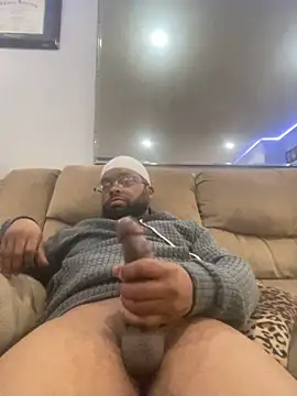 Snapshot of Enos3 chatting on October 2025 12:31:01 PM Enos3 online show from October 2025 12:31:01 PM