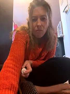 Lwhite1 online show from October 2025 04:31:02 PM