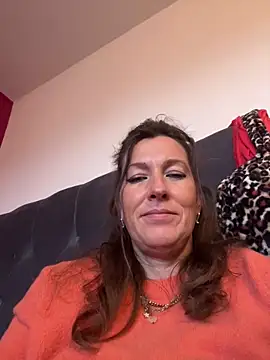 Lwhite1 online show from February 2026 04:47:02 PM