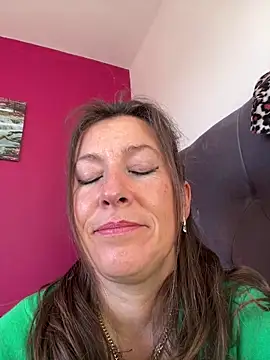 Lwhite1 online show from March 2026 04:43:01 PM