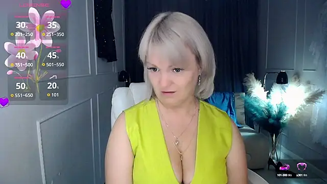 Juarnea online show from October 2025 02:12:02 PM