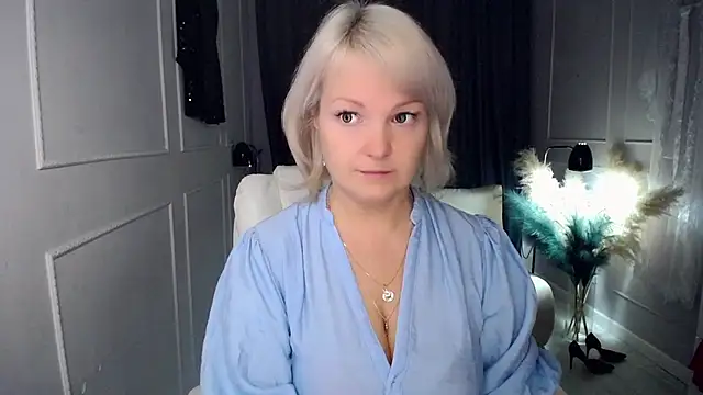 Juarnea online show from November 2025 05:18:02 AM