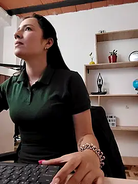 Snapshot of merlinaadams_ chatting on September 2025 08:01:01 PM merlinaadams online show from September 2025 08:01:01 PM