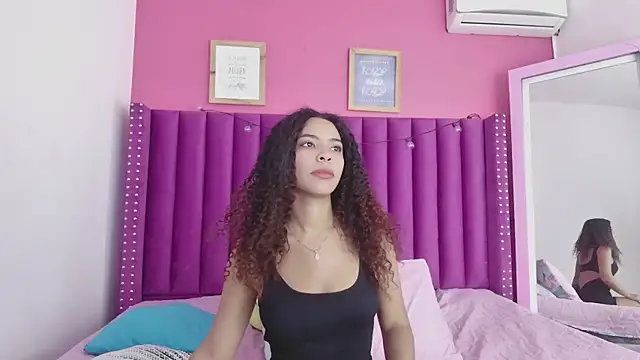 Snapshot of littleebonny chatting on December 2025 12:44:02 PM littleebonny online show from December 2025 12:44:02 PM