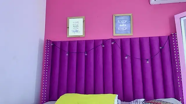 Snapshot of littleebonny chatting on February 2026 08:07:01 PM littleebonny online show from February 2026 08:07:01 PM