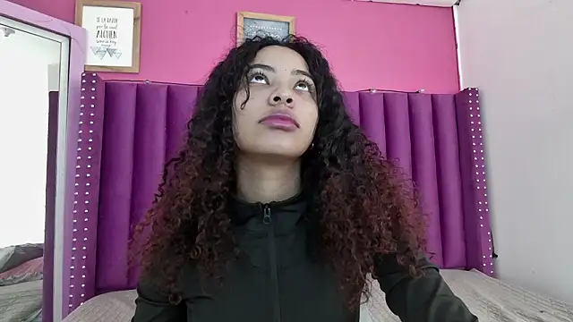 Snapshot of littleebonny chatting on March 2026 12:33:01 PM littleebonny online show from March 2026 12:33:01 PM