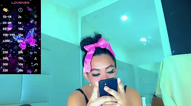 Snapshot of KayleighDreams_ chatting on February 2025 03:56:02 AM KayleighDreams online show from February 2025 03:56:02 AM