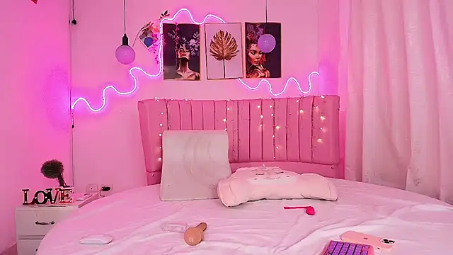 Snapshot of Azul_horney chatting on December 2024 10:30:02 PM Azul horney online show from December 2024 10:30:02 PM