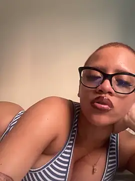 Charlotee  online show from January 2025 12:42:02 PM