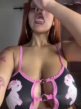 Charlotee  online show from February 2025 09:38:02 PM