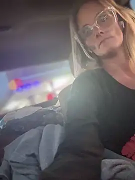 vixendoll87 online show from February 2025 11:26:02 PM