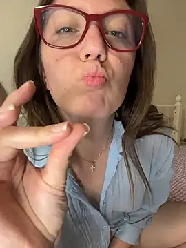 BeatriceTender online show from May 2026 06:47:02 PM