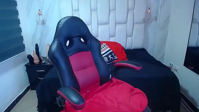 Anabella Thompson online show from March 2025 11:39:02 AM