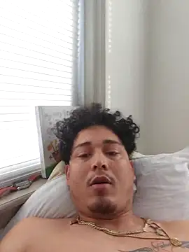 Snapshot of Warlock19975 chatting on January 2025 01:49:01 PM Warlock19975 online show from January 2025 01:49:01 PM