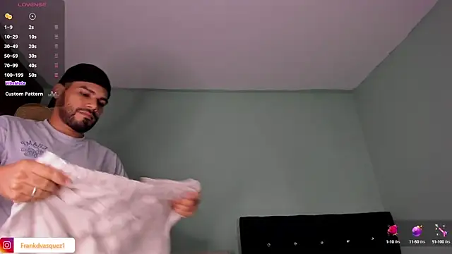 Snapshot of Neganhot_ chatting on October 2025 01:48:02 AM Neganhot online show from October 2025 01:48:02 AM