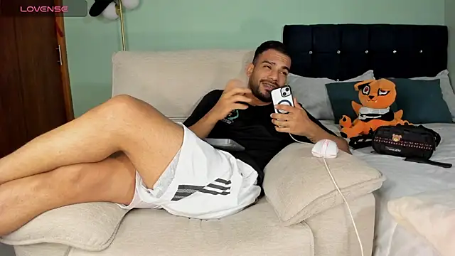 Snapshot of Neganhot_ chatting on November 2025 12:11:02 AM Neganhot online show from November 2025 12:11:02 AM