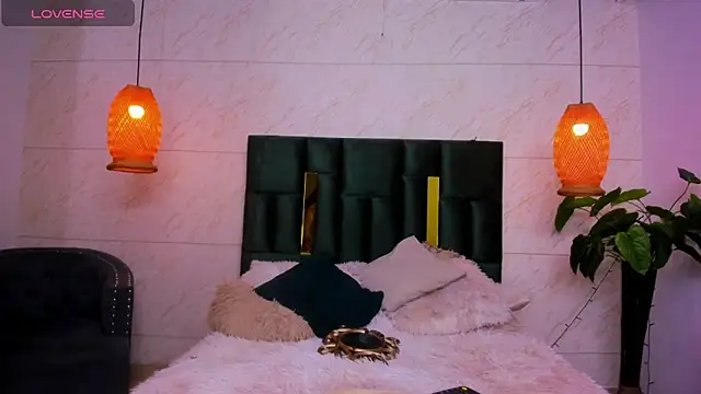 Snapshot of Taiissa_ chatting on March 2025 10:21:01 PM Taiissa online show from March 2025 10:21:01 PM