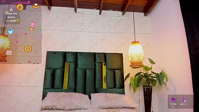 Snapshot of Taiissa_ chatting on September 2025 10:47:01 PM Taiissa online show from September 2025 10:47:01 PM