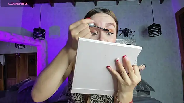 Snapshot of Taiissa_ chatting on October 2025 09:15:02 PM Taiissa online show from October 2025 09:15:02 PM