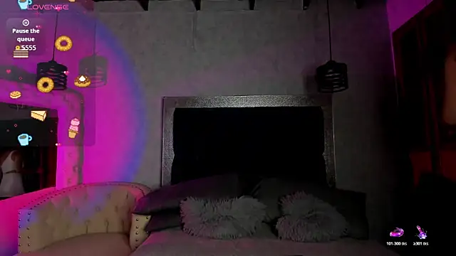 Snapshot of Taiissa_ chatting on February 2026 08:27:02 PM Taiissa online show from February 2026 08:27:02 PM