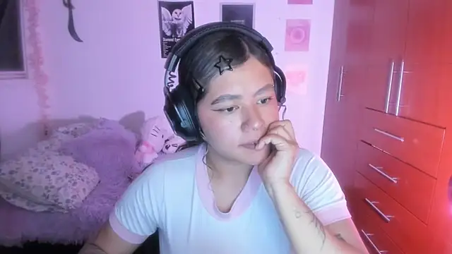 StephaniFox online show from April 2026 02:09:02 AM