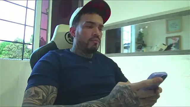 Snapshot of Angel_sex_latin chatting on December 2024 10:45:01 PM Angel sex latin online show from December 2024 10:45:01 PM