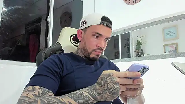 Snapshot of Angel_sex_latin chatting on January 2025 05:22:02 AM Angel sex latin online show from January 2025 05:22:02 AM