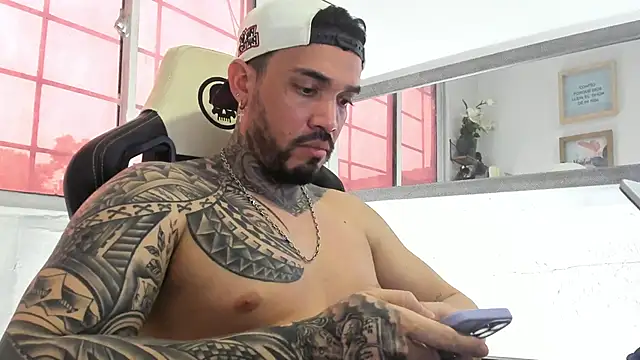 Snapshot of Angel_sex_latin chatting on January 2025 10:13:02 PM Angel sex latin online show from January 2025 10:13:02 PM