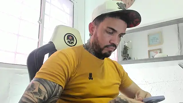 Snapshot of Angel_sex_latin chatting on January 2025 08:57:01 PM Angel sex latin online show from January 2025 08:57:01 PM