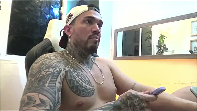 Snapshot of Angel_sex_latin chatting on January 2025 11:38:01 PM Angel sex latin online show from January 2025 11:38:01 PM