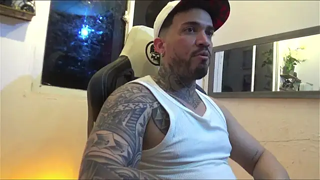 Snapshot of Angel_sex_latin chatting on January 2025 06:56:01 AM Angel sex latin online show from January 2025 06:56:01 AM