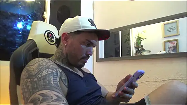 Snapshot of Angel_sex_latin chatting on January 2025 07:25:01 AM Angel sex latin online show from January 2025 07:25:01 AM