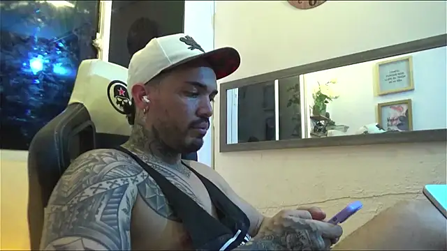 Snapshot of Angel_sex_latin chatting on January 2025 06:46:01 AM Angel sex latin online show from January 2025 06:46:01 AM