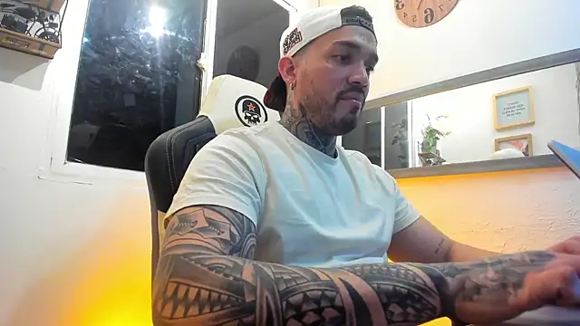 Snapshot of Angel_sex_latin chatting on February 2025 03:43:02 AM Angel sex latin online show from February 2025 03:43:02 AM