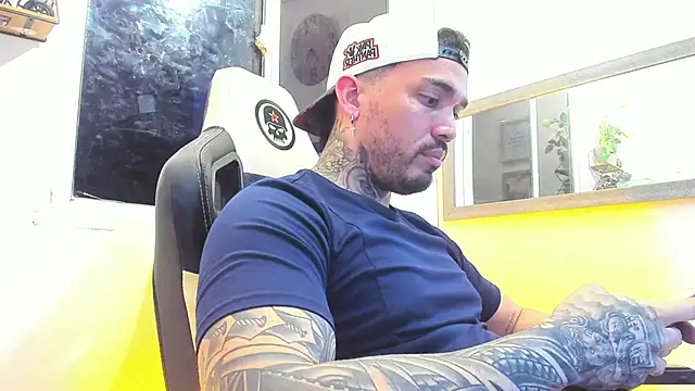 Snapshot of Angel_sex_latin chatting on February 2025 05:10:01 AM Angel sex latin online show from February 2025 05:10:01 AM