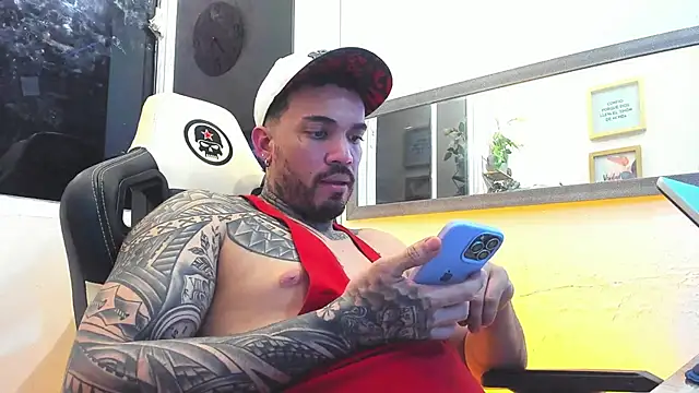 Snapshot of Angel_sex_latin chatting on February 2025 06:56:02 AM Angel sex latin online show from February 2025 06:56:02 AM